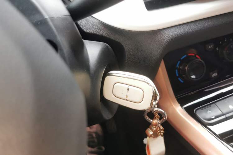 Used Dongfeng NAMMI BOX 2022 Champion Edition Light Wind Version 201KM Standard Model
