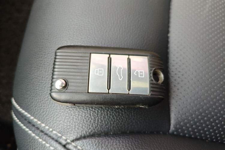 Used Roewe RX5 2019 20T Two-Wheel Drive Automatic 4G Connected Platinum Edition
