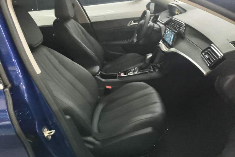 Used Peugeot 408 2022 1.6T Light-Chasing Edition
