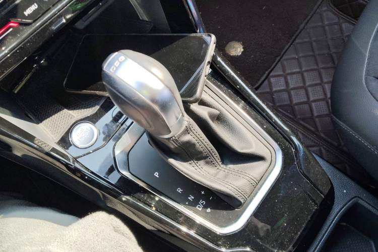 Used Volkswagen T-ROC 2021 280TSI DSG Two-Wheel Drive Luxury Smart Connectivity Version
