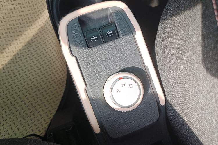 Used Chery QQ Ice Cream 2022 170km Sundae Phosphate Lithium-Ion