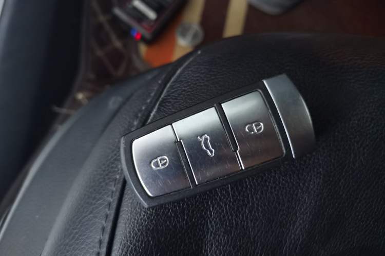 Used Volkswagen Magotan 2016 1.8TSI Luxury Comfort Model
