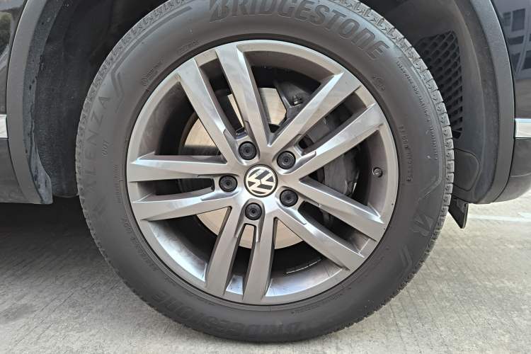 Used Volkswagen Touareg 2018 3.0 TSI Glory Collection Edition