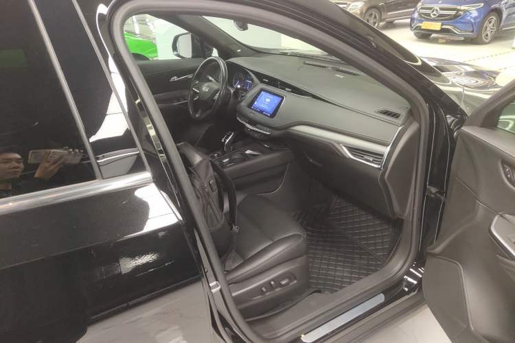 Used Cadillac XT4 2021 28T Two-Wheel Drive Leading Version
