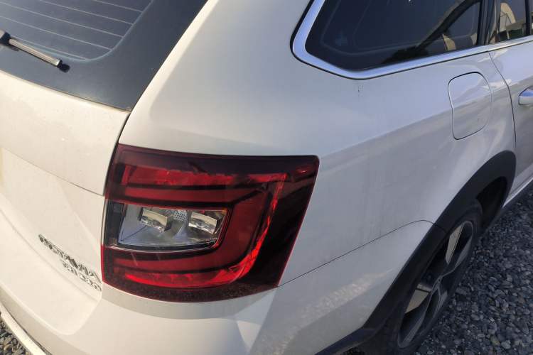 Used Skoda Octavia 2019 TSI280 DSG Luxury Edition Station Wagon China VI Standard
