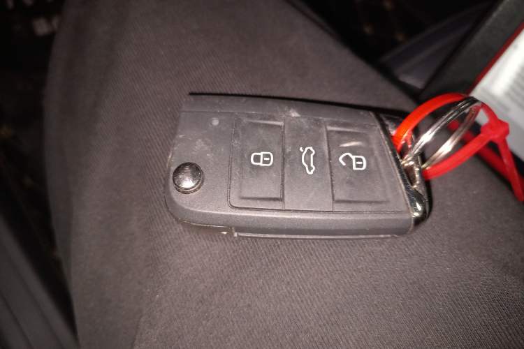 Used Volkswagen Tiguan L 2024 Outstanding Model 300TSI Automatic Two-Wheel Drive Longteng Edition
