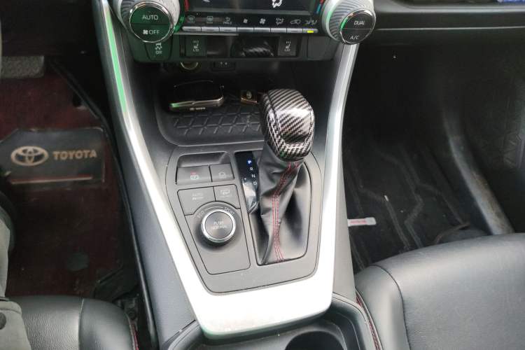 Used Toyota RAV4 Rongfang Plug-in Hybrid 2022 2.5L Two-Wheel Drive Elite Pro
