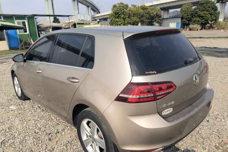 Used Volkswagen Golf 2017 1.6L Automatic Comfort Million-Vehicle Anniversary Edition