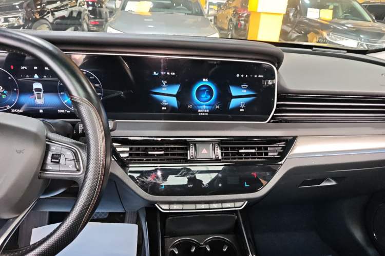 Used Hongqi HS5 2022 Revised Version 2.0T Smart Connect Flagship Edition