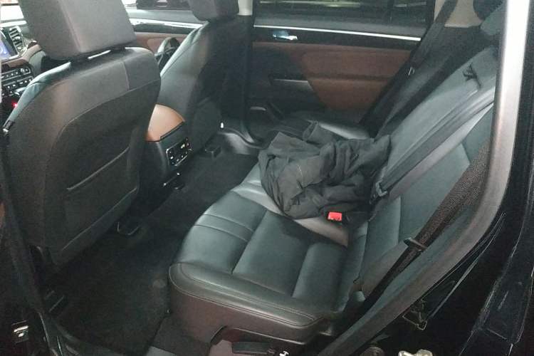 Used GAC Trumpchi GS8 2017 320T Two-Wheel Drive Luxury Smart Connectivity Version (7 Seats)