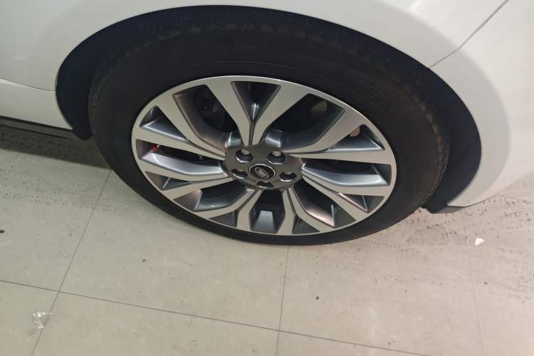 Used Land Rover Range Rover 2020 3.0 L6 Long-Wheelbase Legacy
