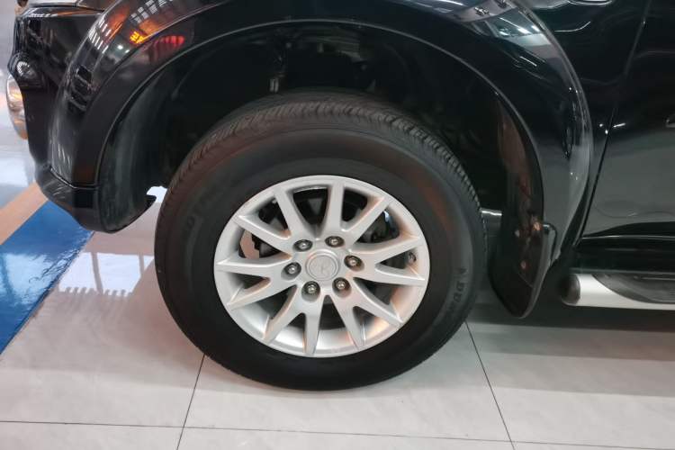 Used Mitsubishi Pajero Sport 2013 3.0L Automatic Two-Wheel Drive Luxury Edition
