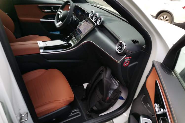 Used Mercedes-Benz GLC 2024 GLC 260 L 4MATIC Luxury Model 5 Seats
