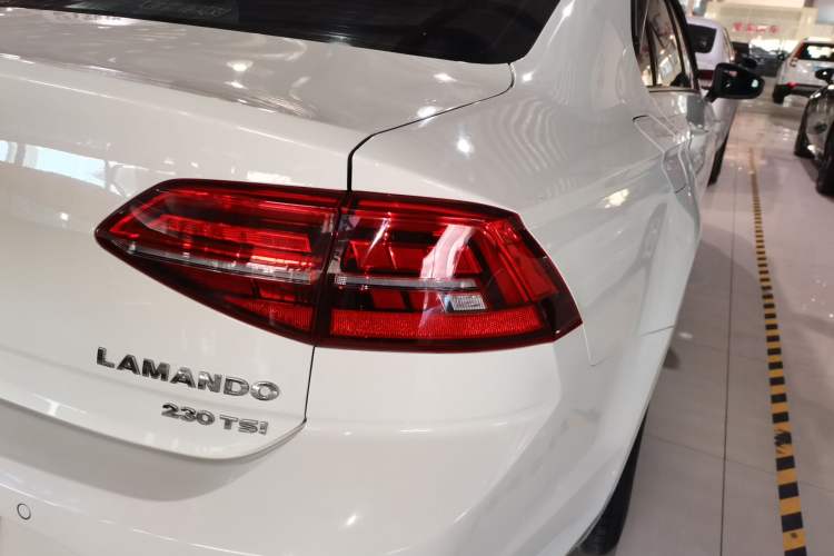 Used Volkswagen Lamando 2019 230TSI DSG Fashion Edition China VI
