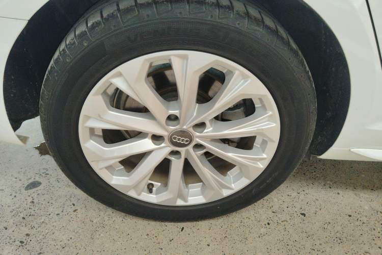 Used Audi A4L 2019 40 TFSI Ambition China VI
