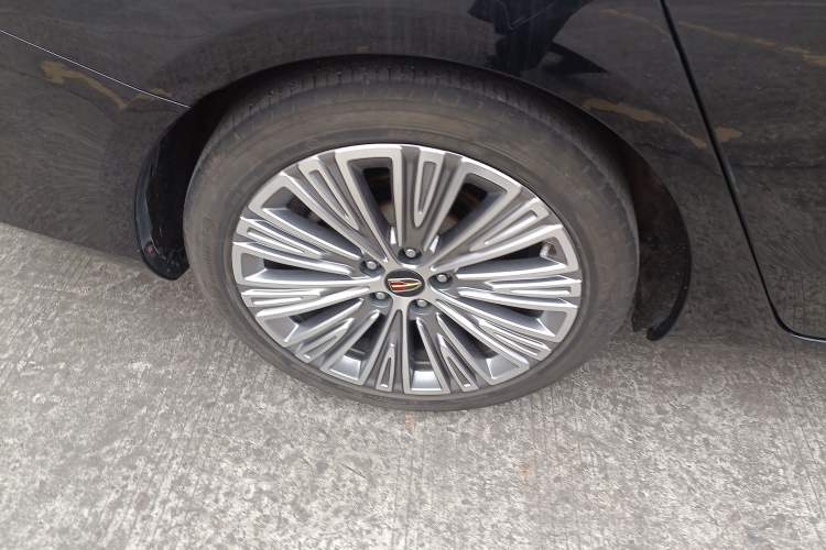 Used Hongqi H5 2022 Classic Model Facelift 1.8T Automatic Smart Connect Flagship Edition
