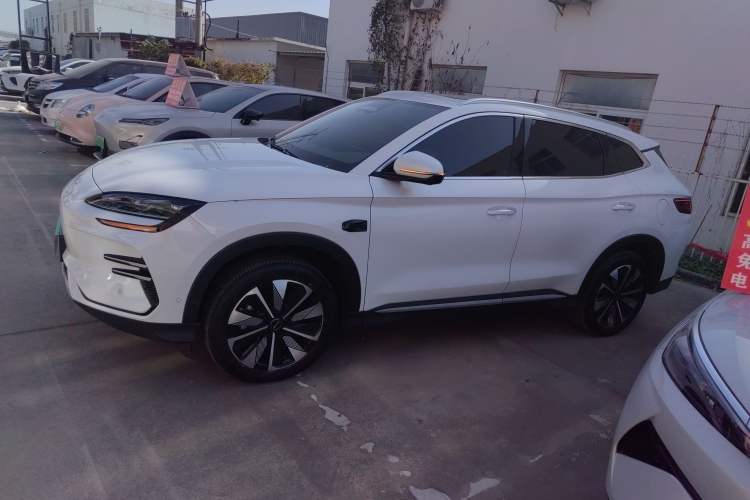 Used BYD Song PLUS New Energy 2025 EV 520km Luxury Version
