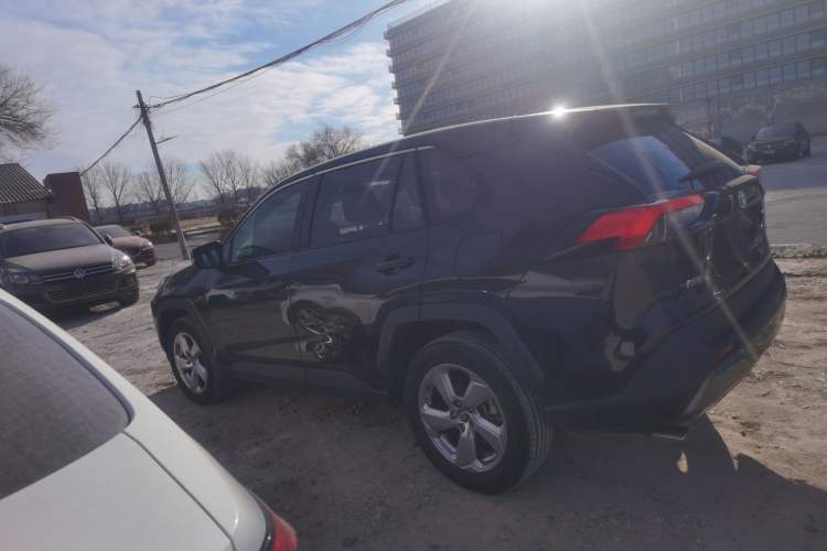 Used Toyota RAV4 2021 2.0L CVT Two-Wheel Drive Fashion Edition
