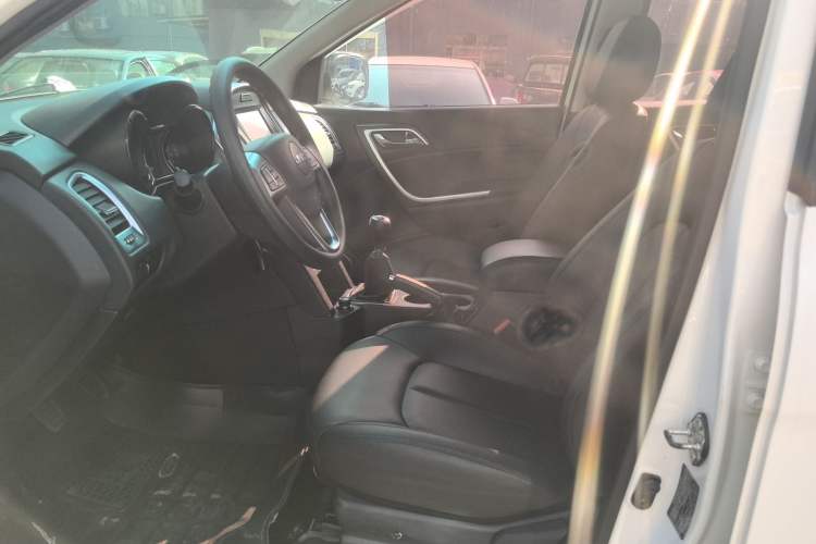 Used JMC Yuhu 3 2018 2.5T Diesel 4x4 Luxury Edition Long Wheelbase
