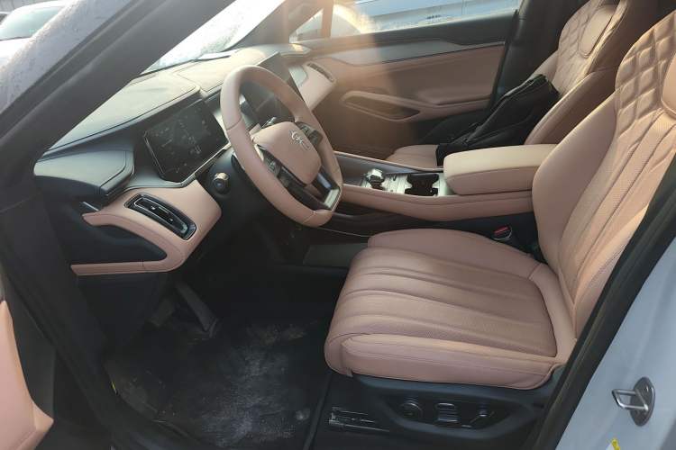 Used BYD Song L EV 2025 Intelligent Driving Version 662 km LiDAR Excellence Edition
