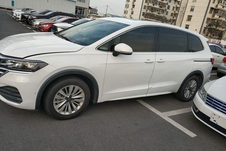 Used Volkswagen Viloran 2020 330TSI Business Edition
