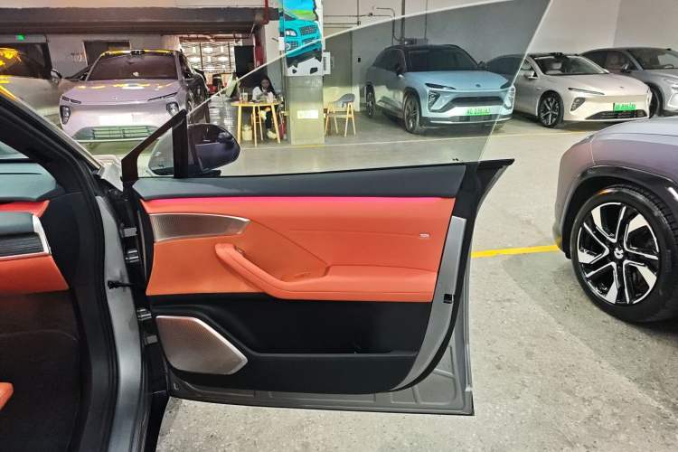 Used ONVO L60 2024 60 kWh Rear-Drive Version
