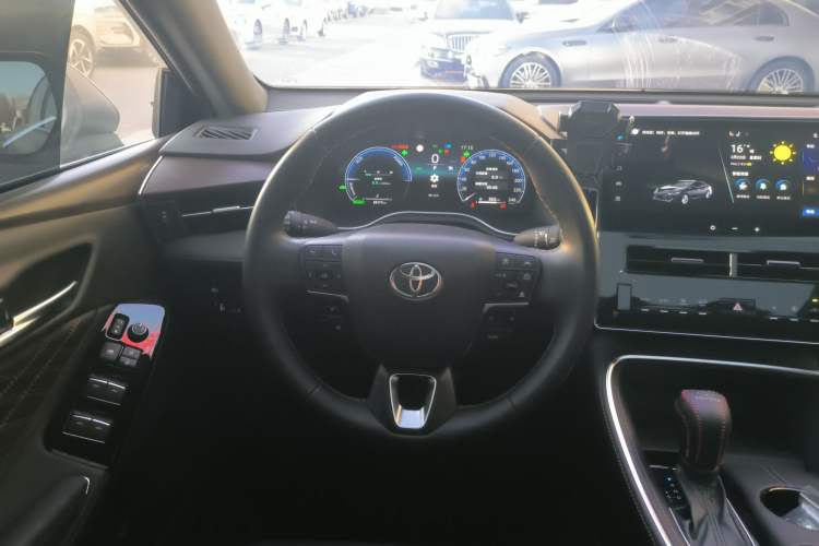 Used Toyota Avalon 2024 Dual-Motor 2.0L Luxury Edition