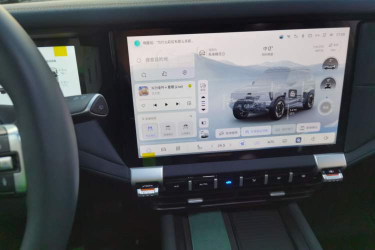 Used  G318 2025 Worry-Free Adventure Edition Four-Wheel Drive Secret Realm Version
