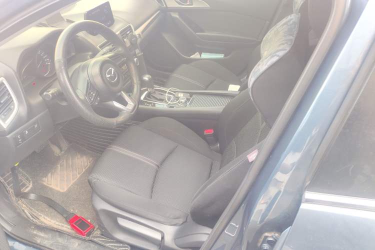 Used Mazda Mazda 3 Axela 2017 Hatchback 2.0L Automatic Luxury Model Emission Standard China V
