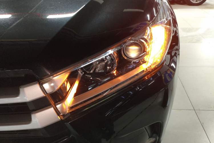 Used Toyota Highlander 2021 2.0T Two-Wheel Drive Elite Edition 5 Seats
