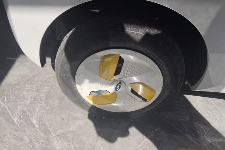 Used Chery QQ Ice Cream 2022 170km Sundae Phosphate Lithium-Ion
