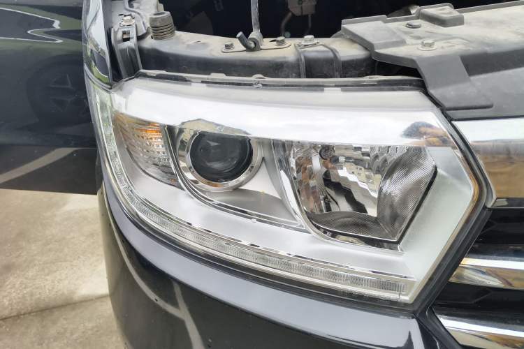 Used JAC Refine M3 2022 1.5T 7-Seater Standard Edition