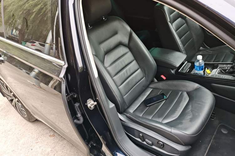 Used Volkswagen Phideon 2019 380TSI Two-Wheel Drive Business Edition China VI Standard