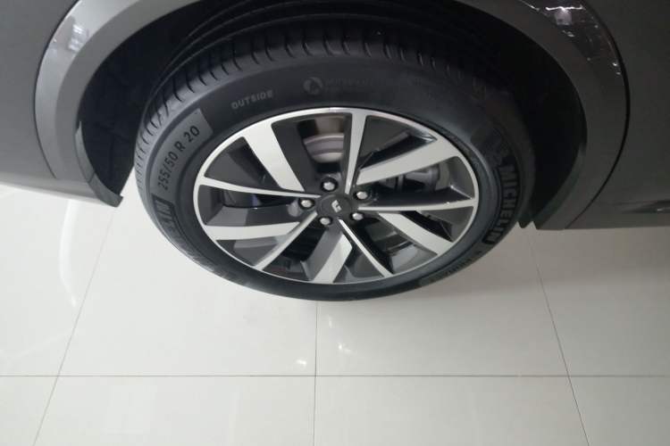 Used Li Auto L8 2023 Pro Model
