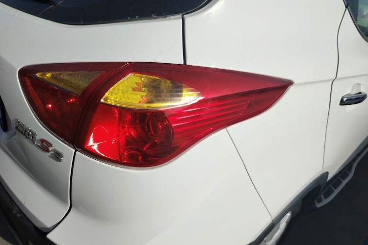 Used  Refine S3 2014 1.5L Manual Luxury Smart Model
