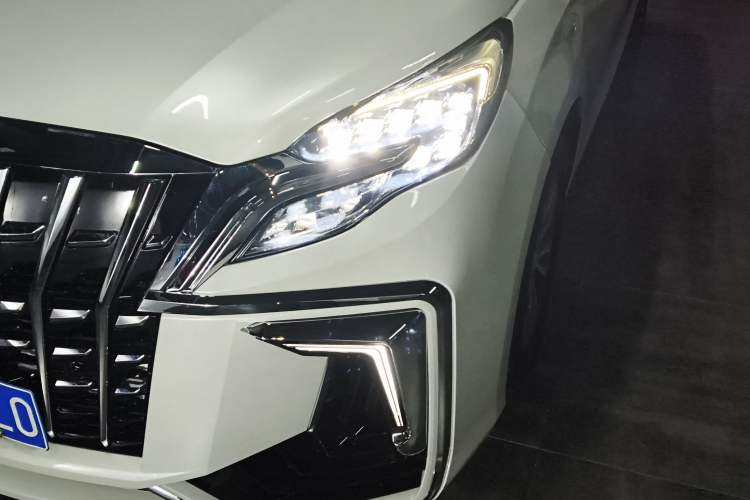 Used Buick GL8 2022 ES Landtrek 653T Comfort Edition