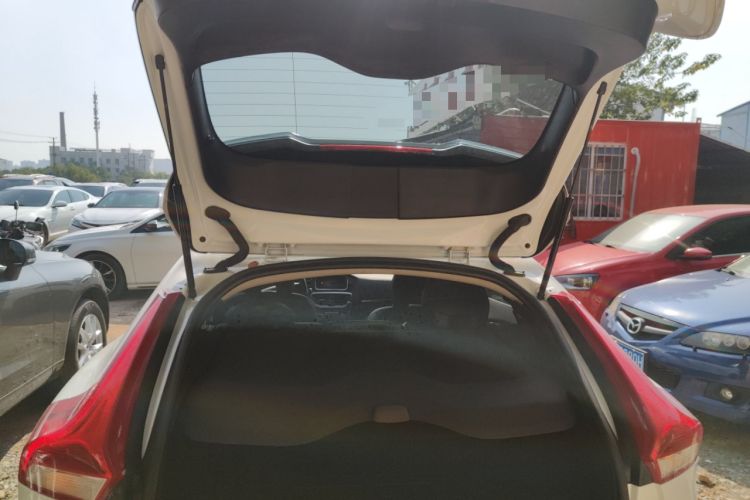 Used Volvo V40 2019 T3 Zhiyi Edition
