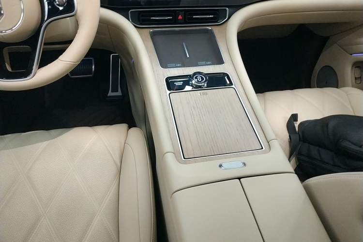 Used Hima AITO M9 2025 Extended-Range Ultra Version 52 kWh 6-Seater