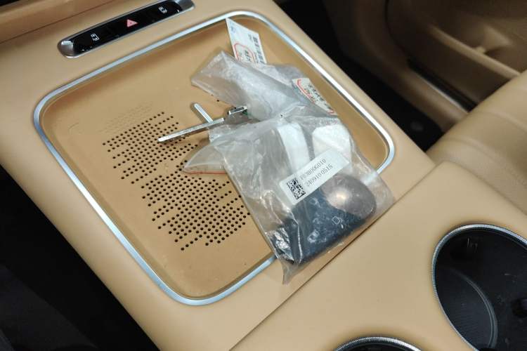 Used VOYAH Dream 2025 PHEV Four-Wheel-Drive Flagship Kunpeng Edition