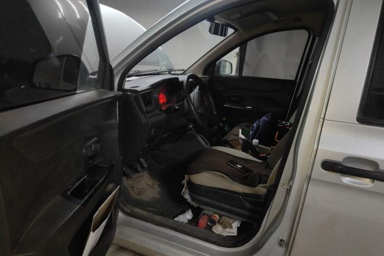 Used Wuling Hongguang V 2021 1.5L Jingqu Version LAR
