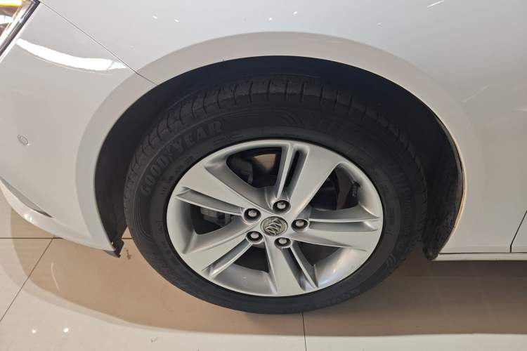 Used Buick Regal 2019 Revised 20T Luxury Version China VI Standard
