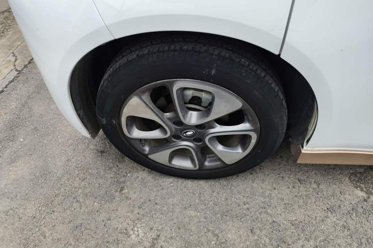 Used ORA White Cat 2022 Xiaoyue Mao Edition 360 km Luxury Model Lithium NMC