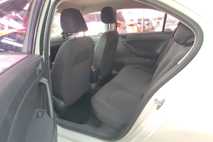 Used Volkswagen Jetta 2017 1.4L Manual Fashion Edition