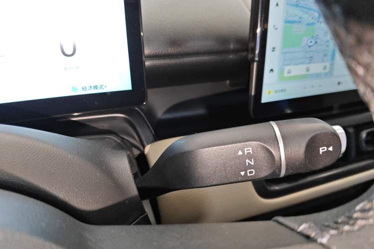 Used Wuling Bingo PLUS 2024 401 km Flagship Edition Four-Seater Version
