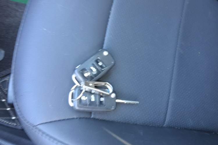 Used Volkswagen Lavida 2013 Revised Classic 1.6L Automatic Fashion Edition
