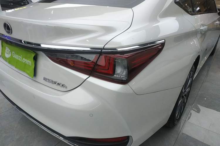 Used Lexus ES 2022 200 Excellence Edition
