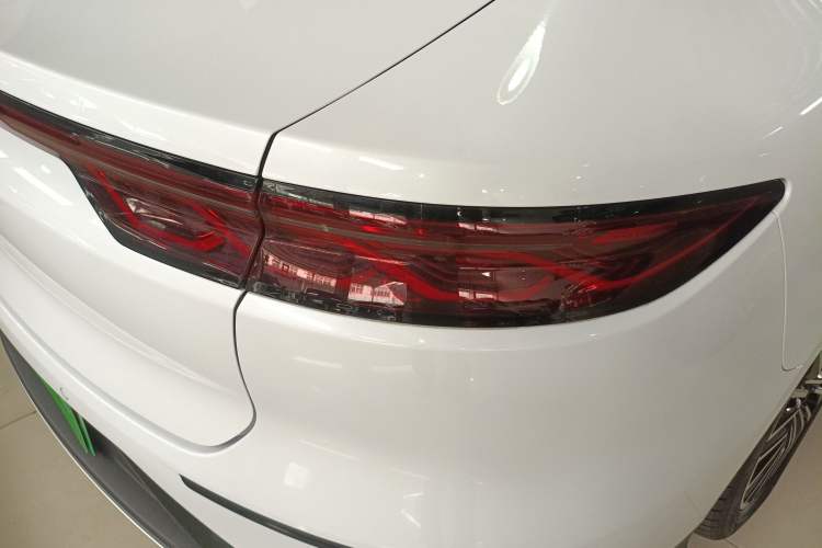 Used BYD Han 2023 EV Champion Edition 506KM Front-Wheel-Drive Premium Model
