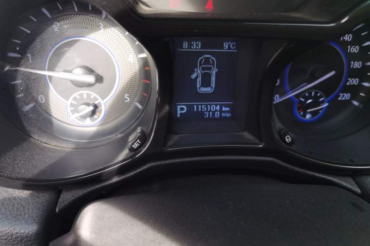 Used JMC Yusheng S350 2013 2.4T Automatic 2WD Diesel Luxury Edition 5 Seats