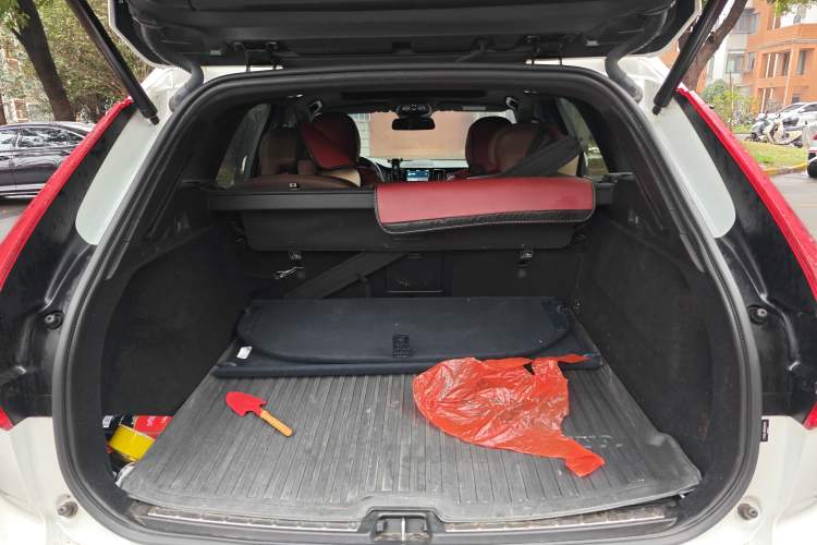 Used Volvo XC60 2023 B5 4x4 Smart Luxury Edition