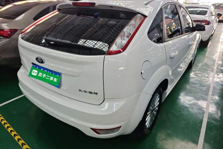 Used Ford Focus 2013 Hatchback Classic 1.8L Automatic Fashion Edition
